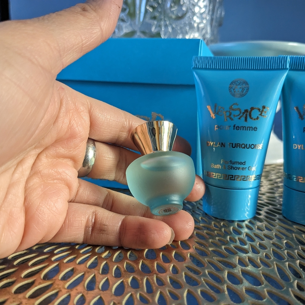 Versace Mini Gift Set - Picture 4 of 6